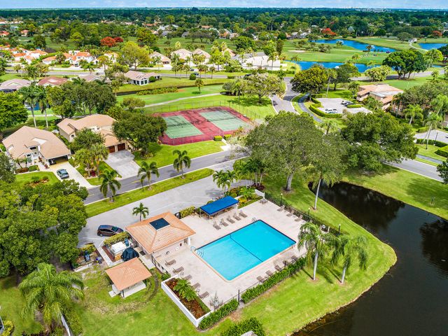 6866 Briarlake Circle, Palm Beach Gardens, FL 33418