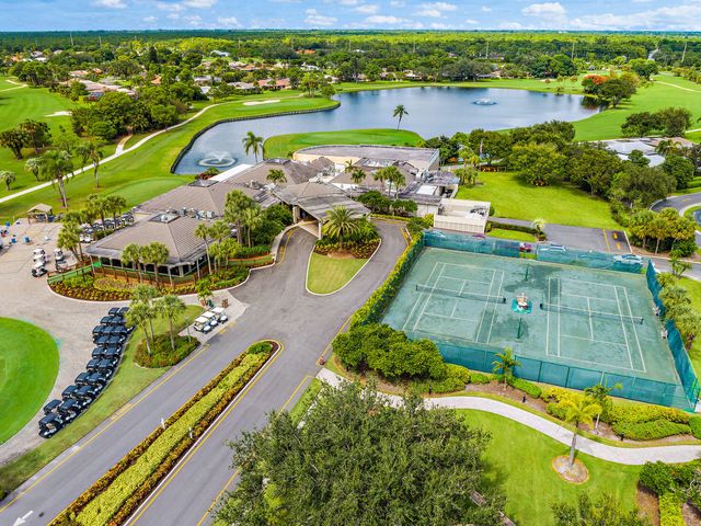 6866 Briarlake Circle, Palm Beach Gardens, FL 33418