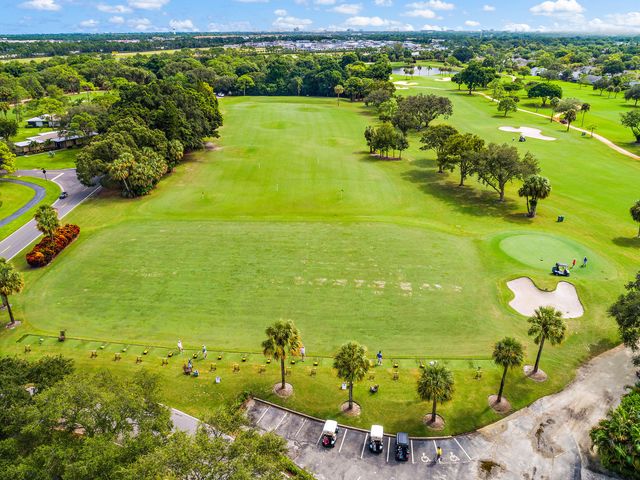 6866 Briarlake Circle, Palm Beach Gardens, FL 33418