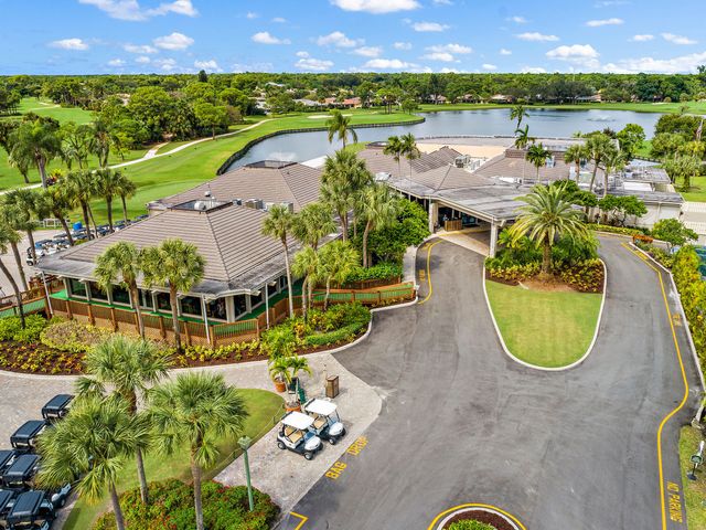 6866 Briarlake Circle, Palm Beach Gardens, FL 33418