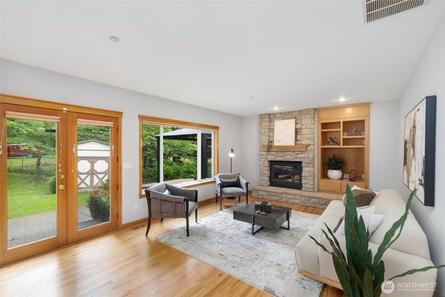 24819 SE 14th Street, Sammamish, WA 98075