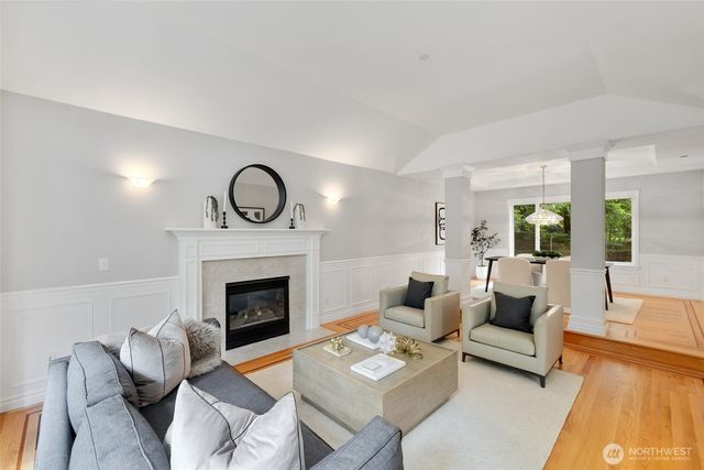 24819 SE 14th Street, Sammamish, WA 98075