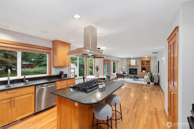 24819 SE 14th Street, Sammamish, WA 98075