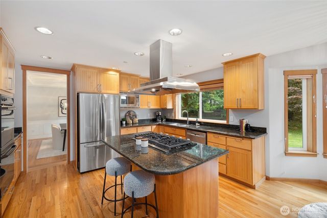 24819 SE 14th Street, Sammamish, WA 98075