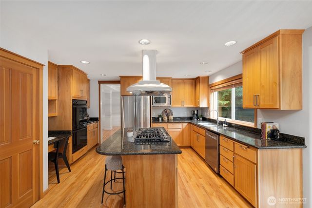 24819 SE 14th Street, Sammamish, WA 98075