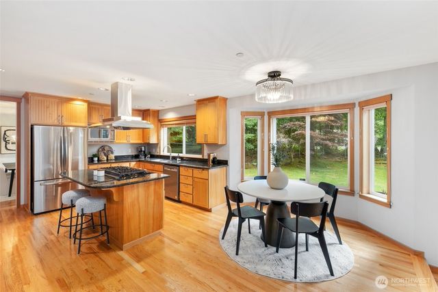 24819 SE 14th Street, Sammamish, WA 98075