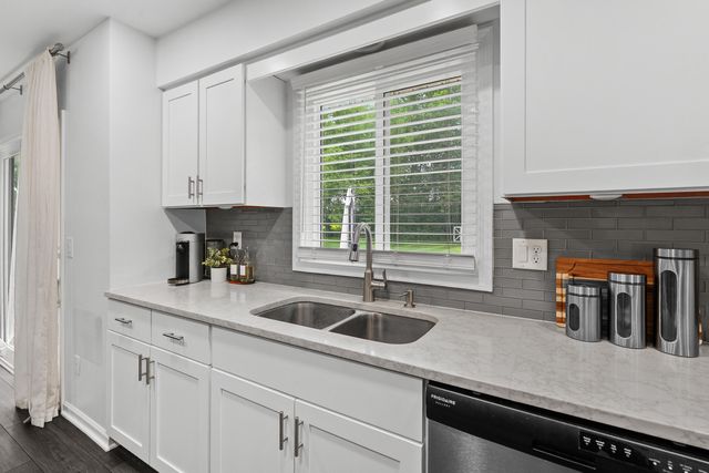 3537 Thornhill Avenue, Kalamazoo, MI 49004