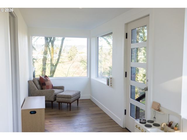 24085 Ne SUNNYCREST Rd, Newberg, OR 97132