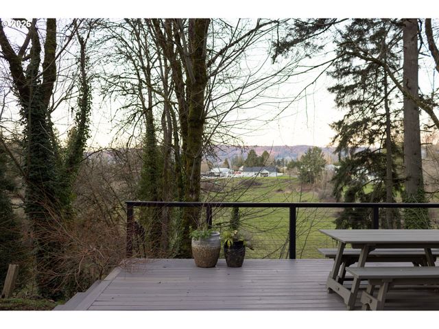 24085 Ne SUNNYCREST Rd, Newberg, OR 97132