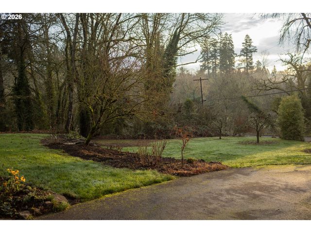 24085 Ne SUNNYCREST Rd, Newberg, OR 97132