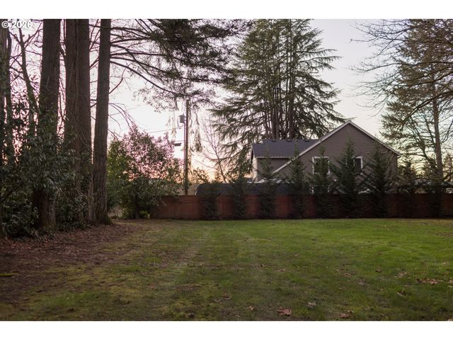 24085 Ne SUNNYCREST Rd, Newberg, OR 97132