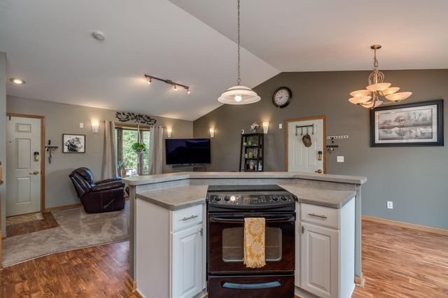 1114 Engesser Lane, Saint Peter, MN 56082
