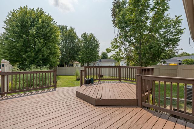 1114 Engesser Lane, Saint Peter, MN 56082