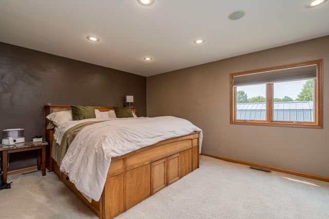 1114 Engesser Lane, Saint Peter, MN 56082