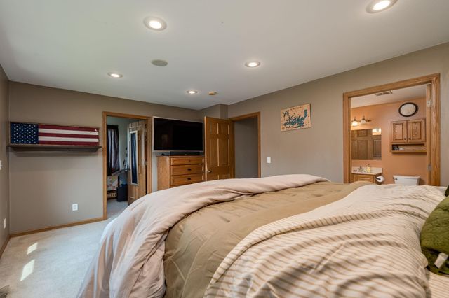 1114 Engesser Lane, Saint Peter, MN 56082