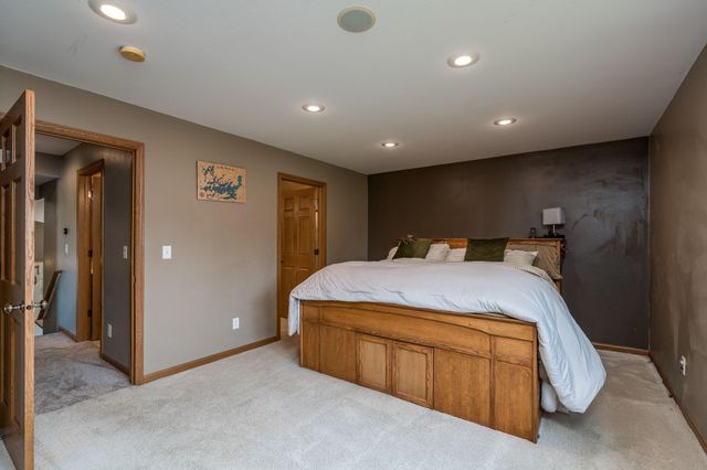 1114 Engesser Lane, Saint Peter, MN 56082