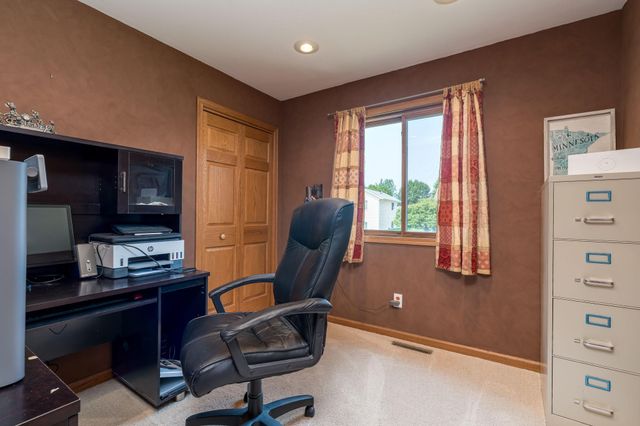 1114 Engesser Lane, Saint Peter, MN 56082