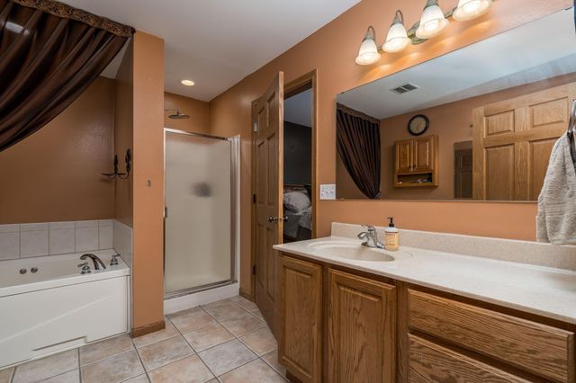 1114 Engesser Lane, Saint Peter, MN 56082