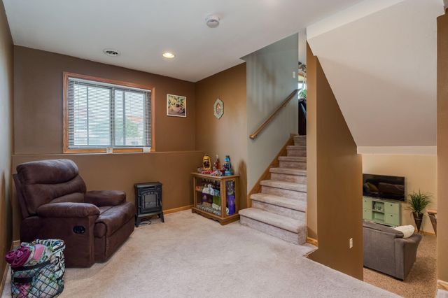 1114 Engesser Lane, Saint Peter, MN 56082