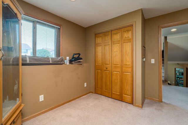 1114 Engesser Lane, Saint Peter, MN 56082
