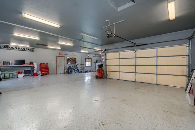 1114 Engesser Lane, Saint Peter, MN 56082