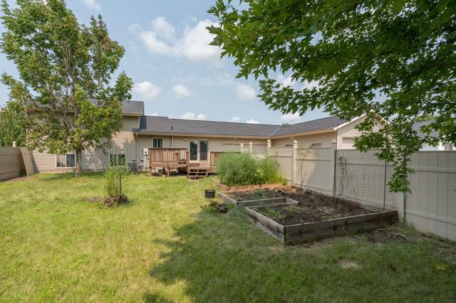 1114 Engesser Lane, Saint Peter, MN 56082