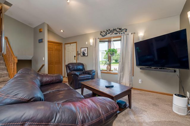 1114 Engesser Lane, Saint Peter, MN 56082