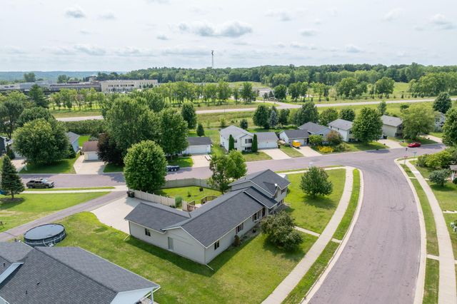 1114 Engesser Lane, Saint Peter, MN 56082