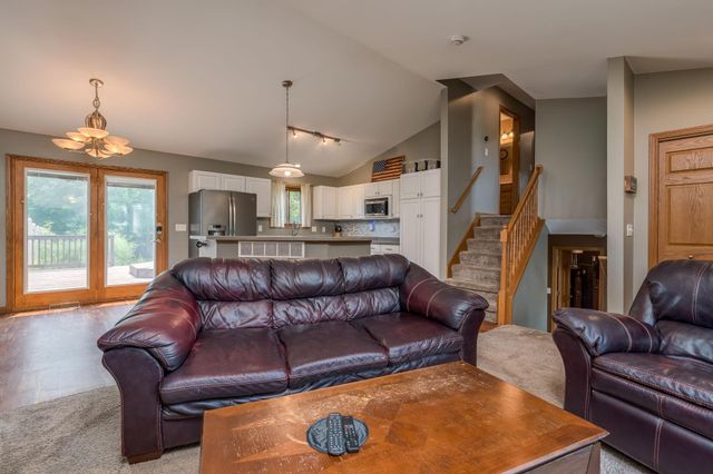 1114 Engesser Lane, Saint Peter, MN 56082