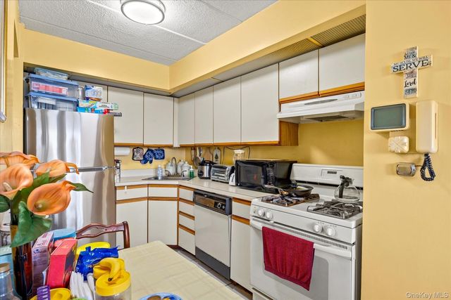 9229 Queens Boulevard 6F, Rego Park, NY 11374
