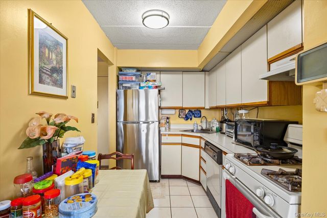 9229 Queens Boulevard 6F, Rego Park, NY 11374