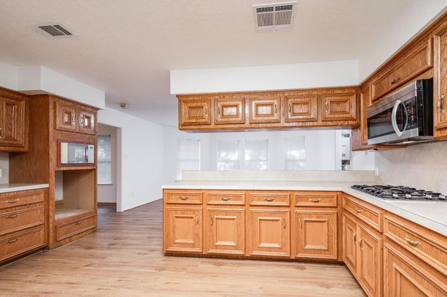 27 County Road 3371, Cleveland, TX 77327