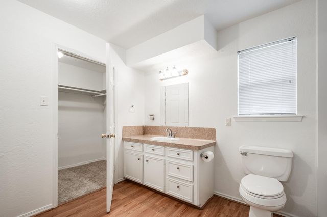 27 County Road 3371, Cleveland, TX 77327