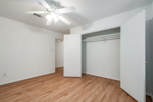 27 County Road 3371, Cleveland, TX 77327