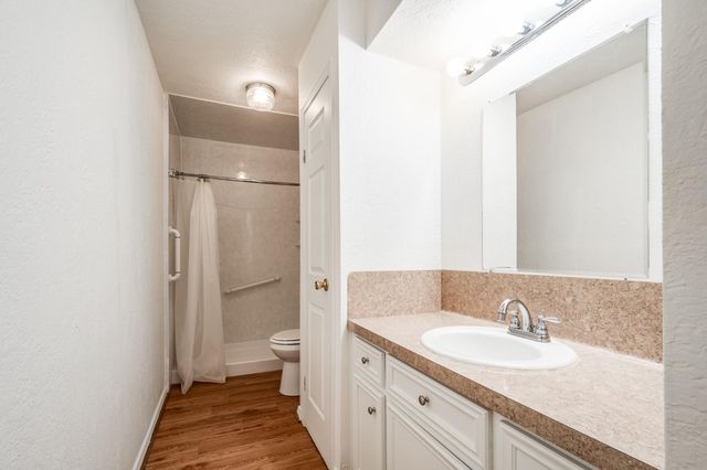 27 County Road 3371, Cleveland, TX 77327