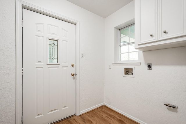 27 County Road 3371, Cleveland, TX 77327