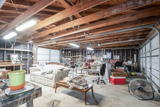 27 County Road 3371, Cleveland, TX 77327
