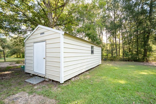27 County Road 3371, Cleveland, TX 77327