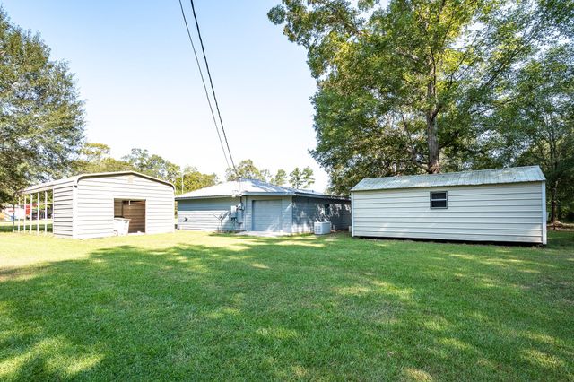27 County Road 3371, Cleveland, TX 77327