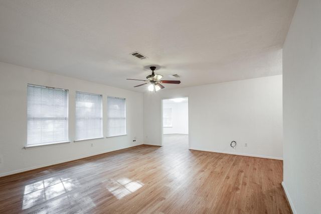27 County Road 3371, Cleveland, TX 77327