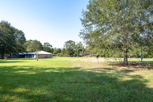 27 County Road 3371, Cleveland, TX 77327