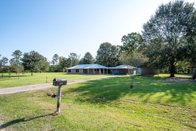 27 County Road 3371, Cleveland, TX 77327