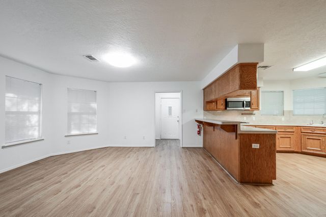 27 County Road 3371, Cleveland, TX 77327