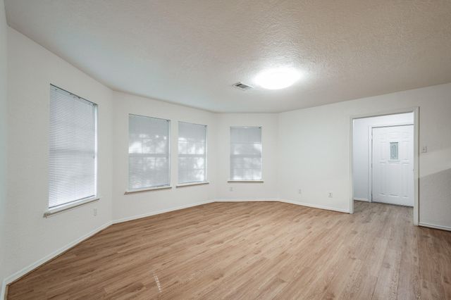 27 County Road 3371, Cleveland, TX 77327
