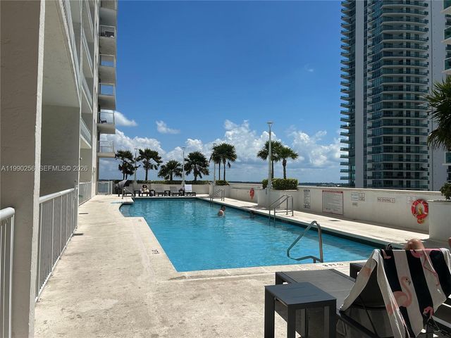 1200 Brickell Bay Dr 3610, Miami, FL 33131