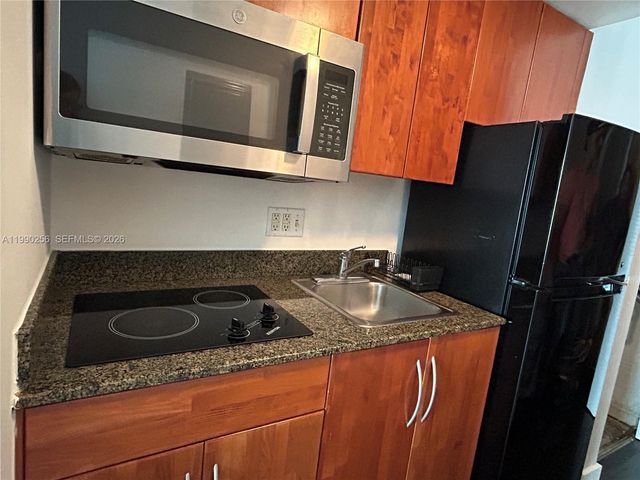 1200 Brickell Bay Dr 3610, Miami, FL 33131