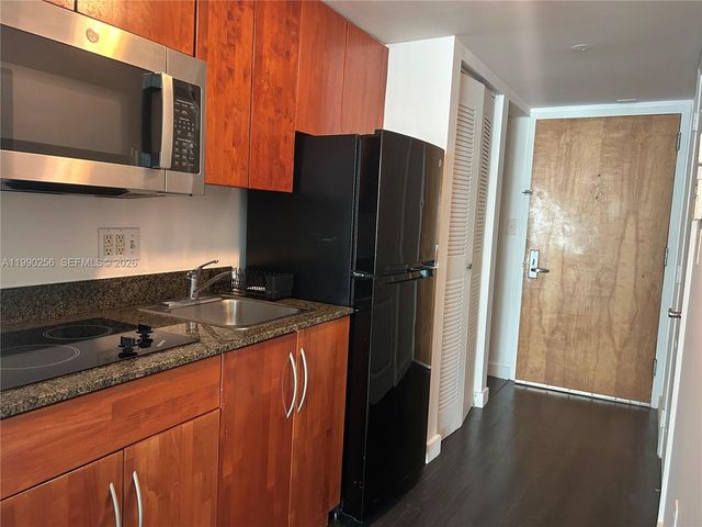 1200 Brickell Bay Dr 3610, Miami, FL 33131