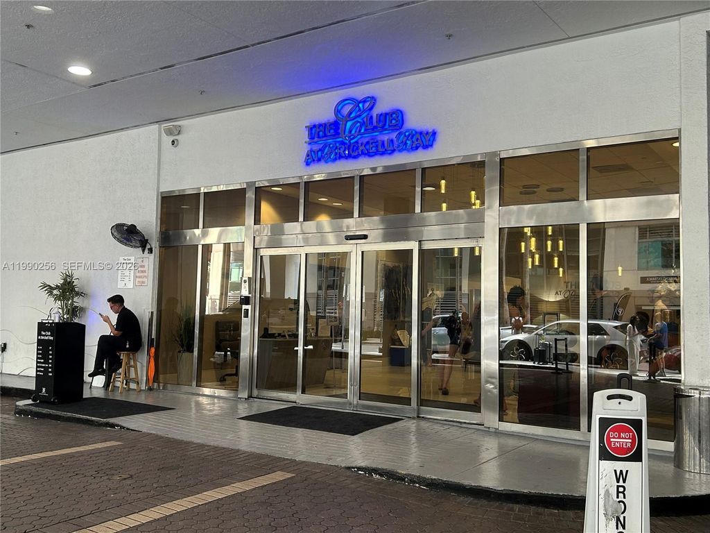 1200 Brickell Bay Dr 3610, Miami, FL 33131