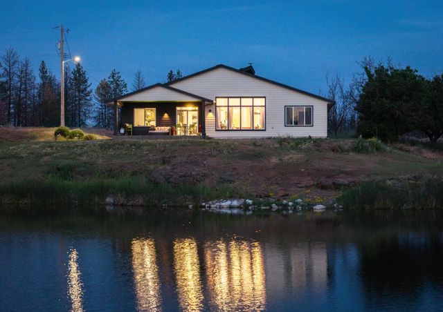 10526 S Medical Lake Rd, Medical Lake, WA 99022