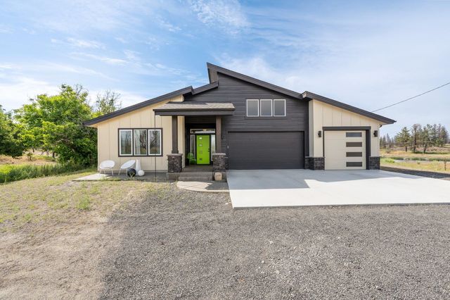 10526 S Medical Lake Rd, Medical Lake, WA 99022